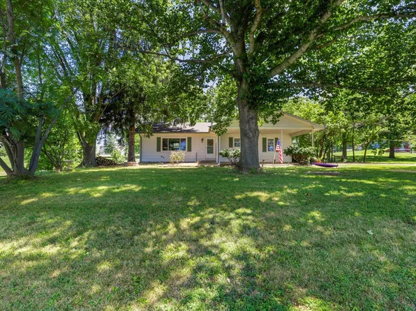 66 Lakeview Cir, Elsberry, MO 63343