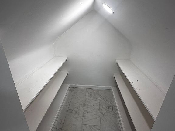 4th image of 2-38 26th St Floor 2