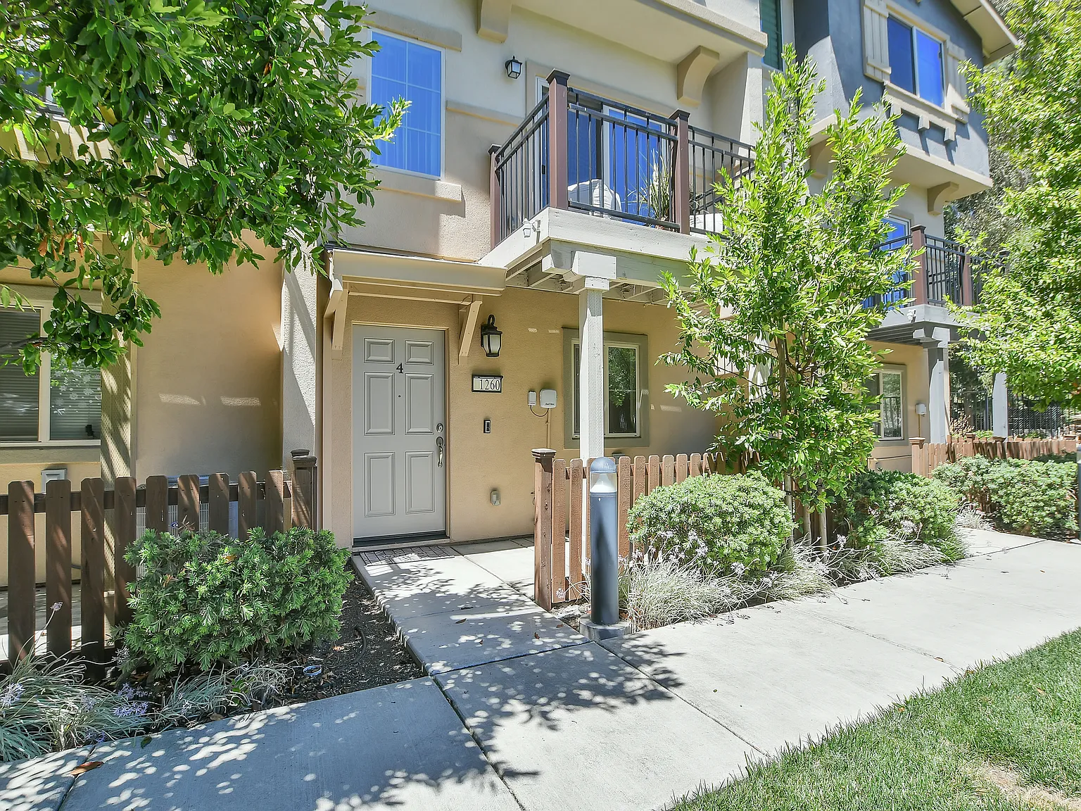 3 bed, 1326 sqft, $3,450 — Photo 2