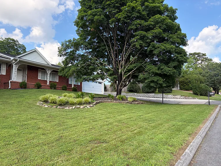 7017 Palermo Dr — Photo 5
