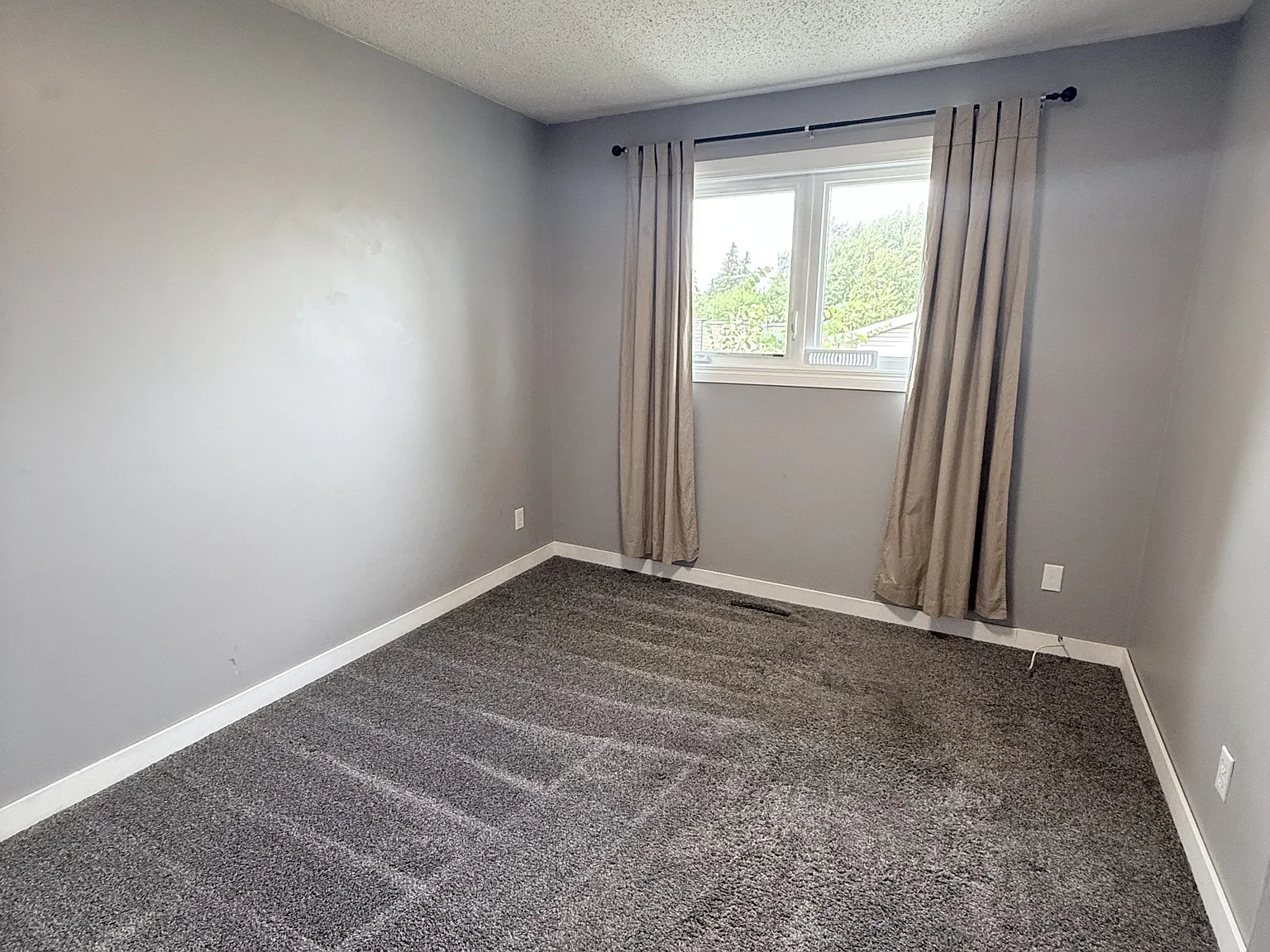 242 Carleton Drive — Photo 3