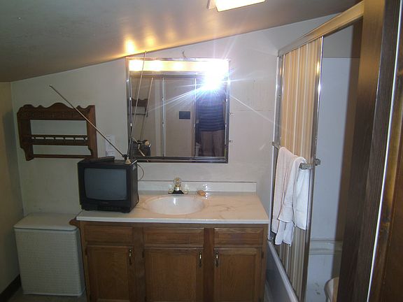 4th image of 1269 E 59th St