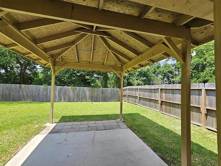 1079 Shadow Glenn Dr — Photo 32