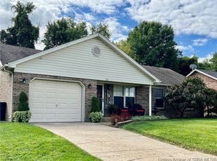 1214 Whitehorse Vale Dr, Jeffersonville, IN 47130
