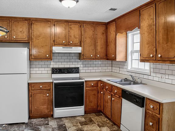 2nd image of 1965 Karen Cir Unit A