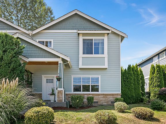 2nd image of 9523 Slater Ave NE #9523