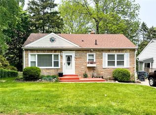 836 W Arlington Rd, Erie, PA 16509