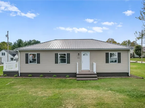 203 Level St, Bentleyville, PA 15314