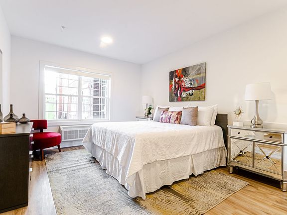 3rd image of 21 Lakeside Ave #307