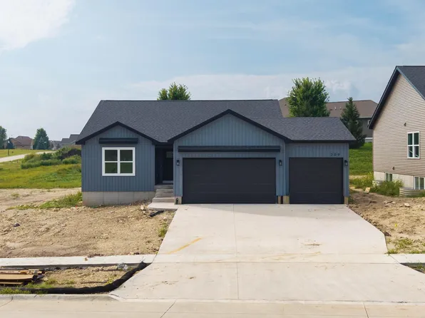209 Riverbend Rd, Waverly, IA 50677