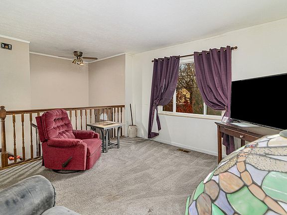 4th image of 6642 Highridge Ave