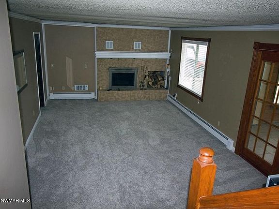 3rd image of 1133 Greenhill Dr