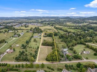 2736 Critz Ln, Thompsons Station, TN 37179