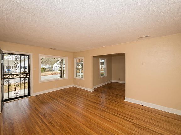 3rd image of 406 N Saint Marks Ave