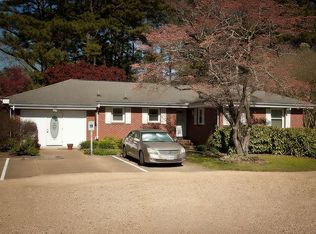 121 Hampton Hwy, Yorktown, VA 23693