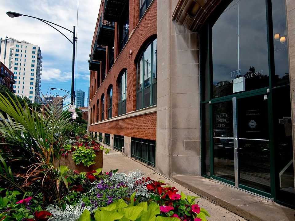 1st image of 1727 S Indiana Ave #306R