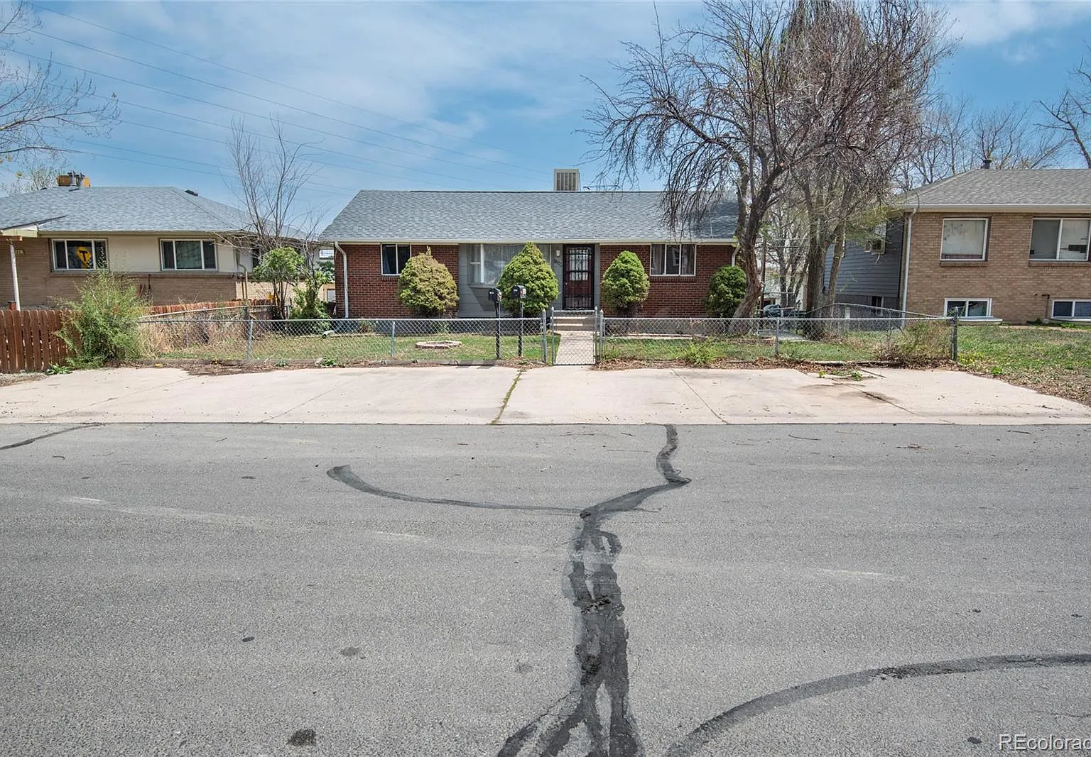 Charming 3-Bed Duplex in Lakewood — Photo 4