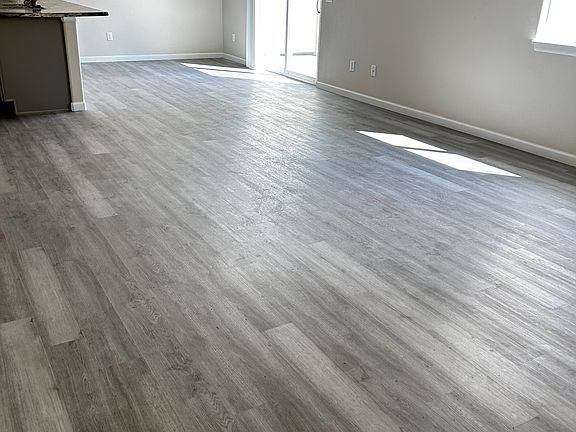 4th image of 406 Ridges Blvd APT 9