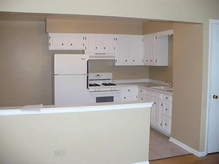 7821 43rd St APT 1B photo 1
