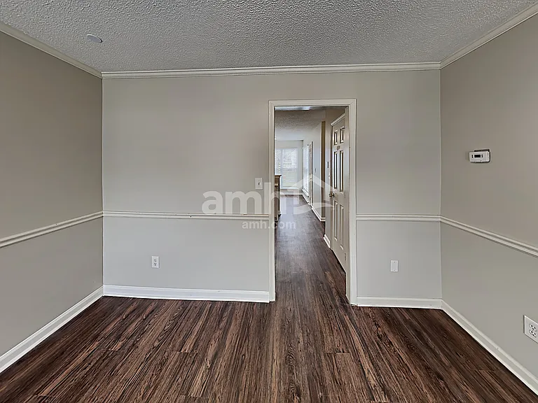 1020 Ridgefield Cir — Photo 5