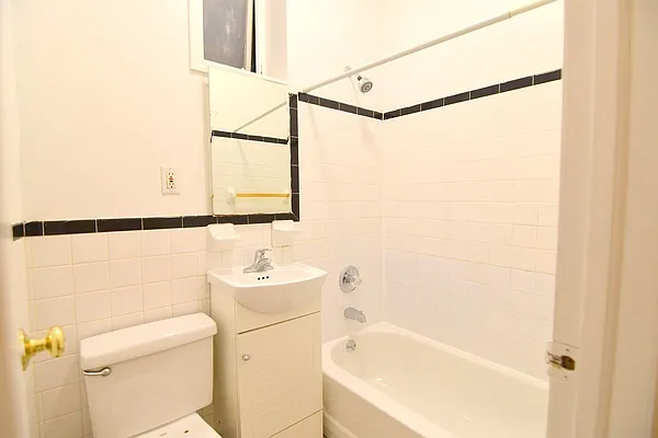 Rented by Manhattan Spaces | media 11