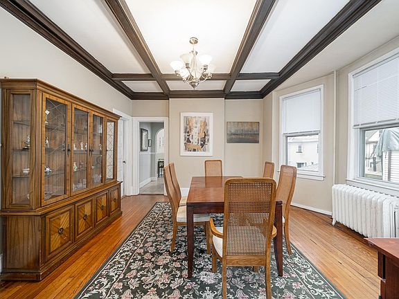 4th image of 24 Hudson Pl #2