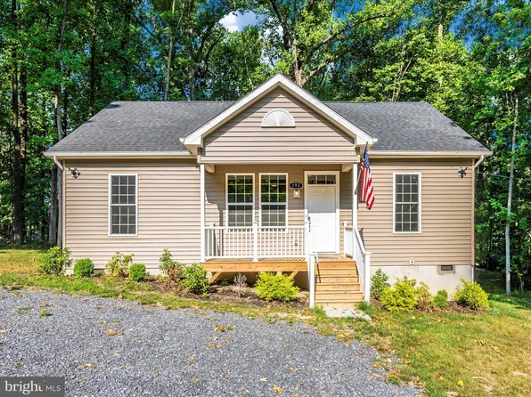 193 Scarlet Oak Dr, Harpers Ferry, WV 25425