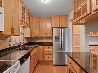 10301 Cedar Lake Rd APT 301, Minnetonka, MN 55305
