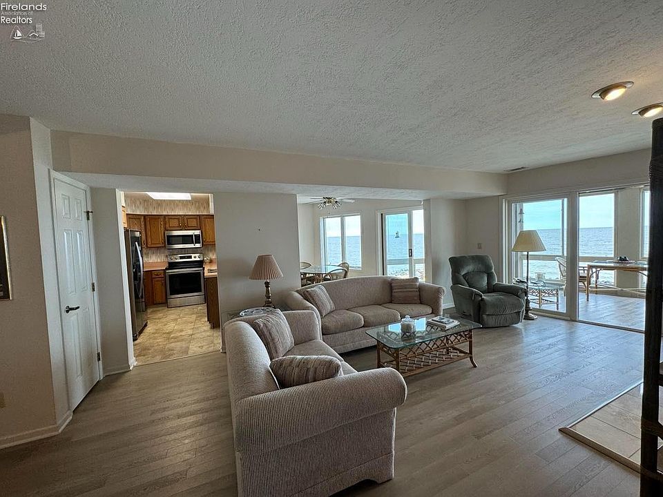 Beachwood Villa Condominiums 1503 Cleveland Rd E Huron OH Zillow