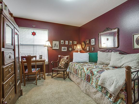4th image of 2802 Glen Hollow Dr