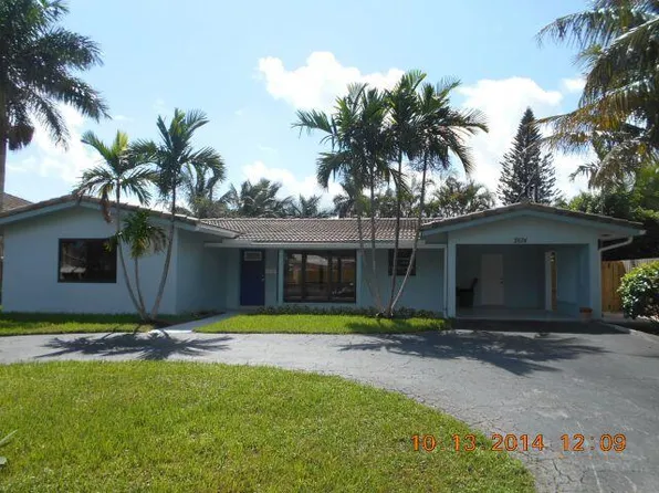 2674 NE 8th Ct, Pompano Beach, FL 33062