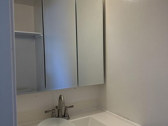 5th image of 1610 Ottawa Ct