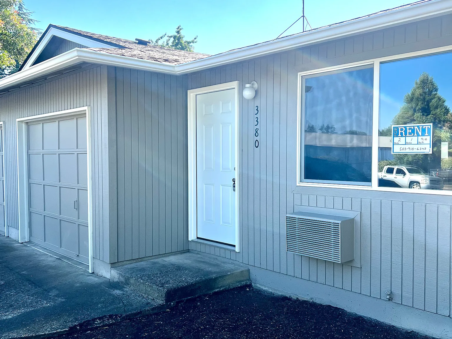 2 bed, 910 sqft, $1,400 — Photo 1