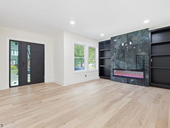 5th image of 176 Garfield Pl