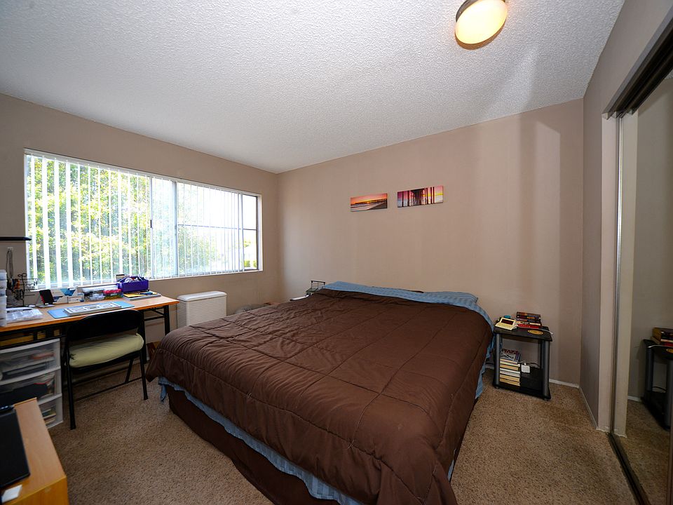 Ocean View Townhomes two bedroom one bathroom master bedroom
