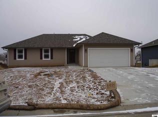 3336 NW 38th Ter, Topeka, KS 66618