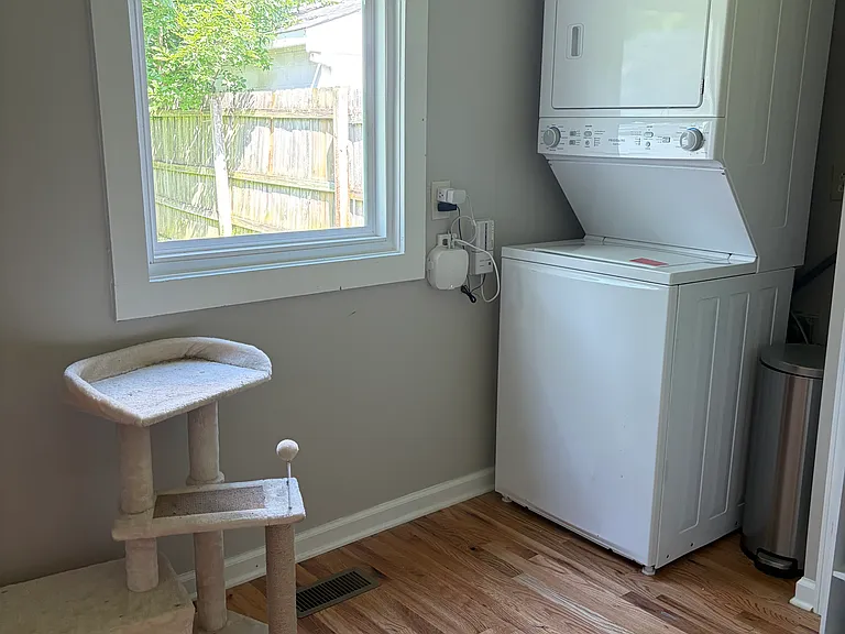 425 Meadow Park — Photo 10