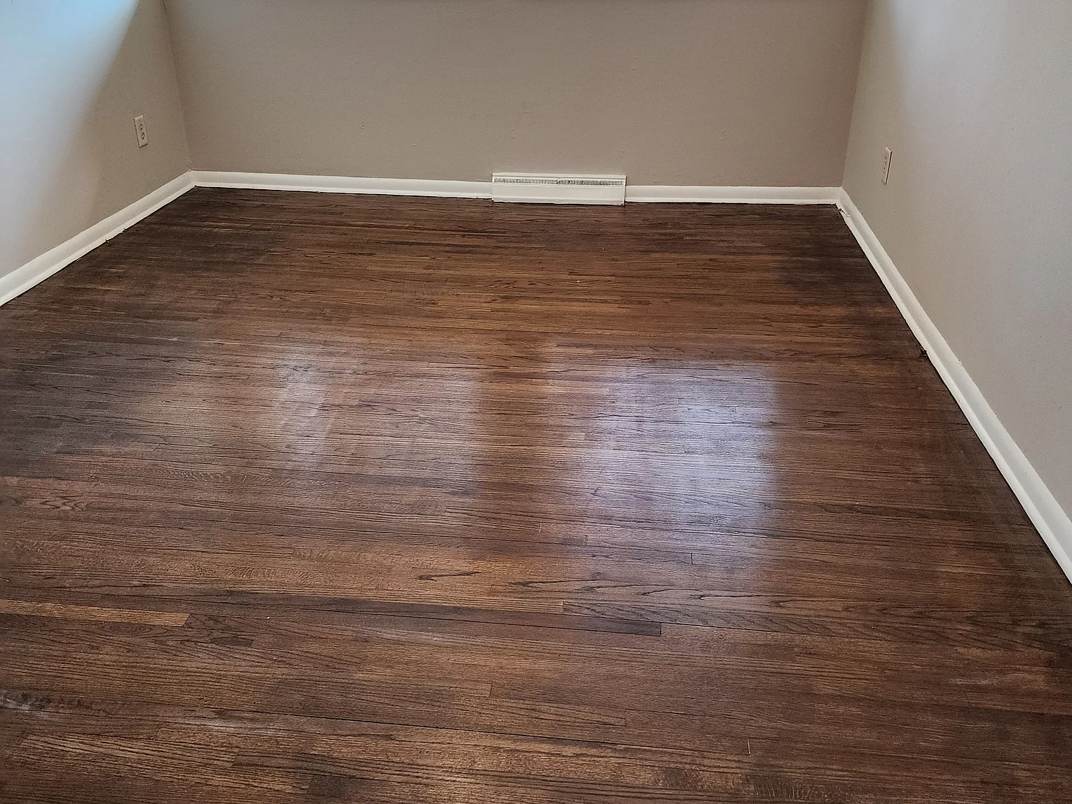 3 bed, 1.5 bath, 1800 sqft, $2,000 — Photo 2