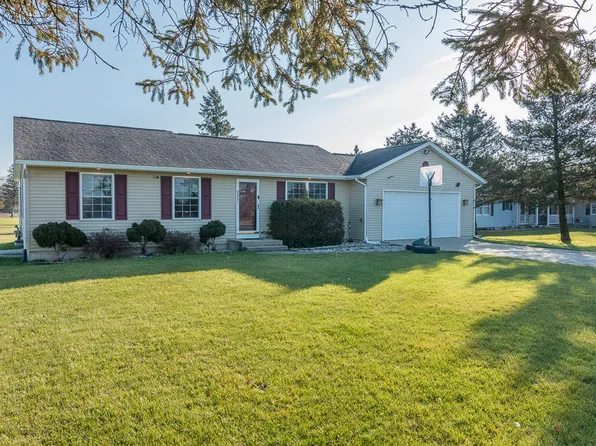 52401 Pulver Rd, Three Rivers, MI 49093