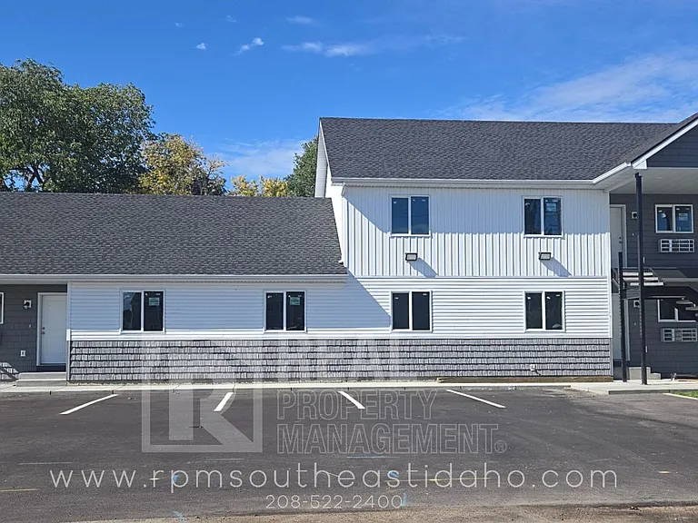 647 S 3 W — Photo 1