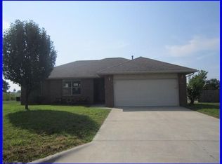 710 W Lake Ave, Clever, MO 65631