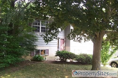 1st image of 5 Hillcrest Dr