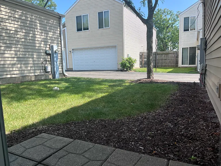 660 Four Seasons Blvd — Photo 15