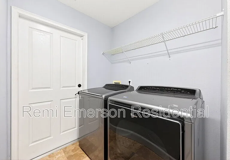 116 W 5th St — Photo 25