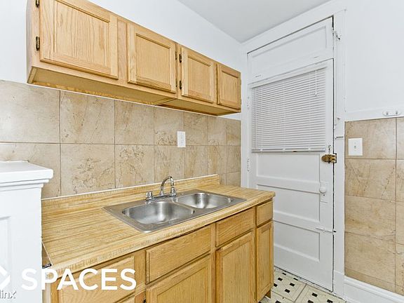 4th image of 4015 W Melrose St APT 3N