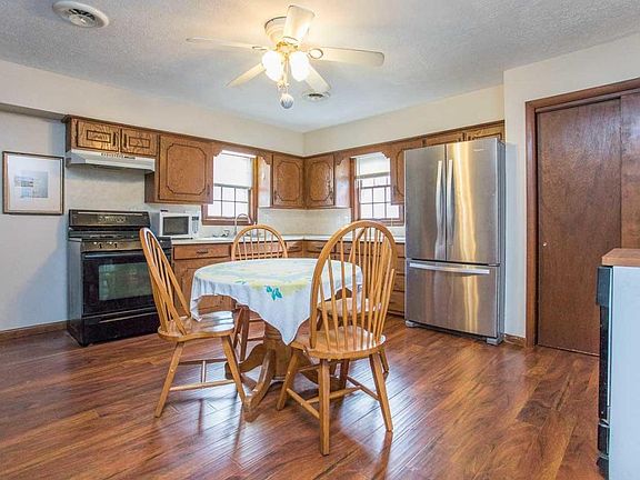 5th image of 3018 E Ave