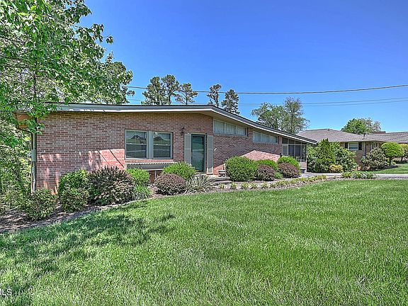 2nd image of 606 Crestview Dr