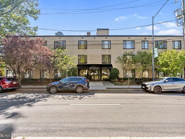 5112 Macarthur Blvd NW APT 108, Washington, DC 20016