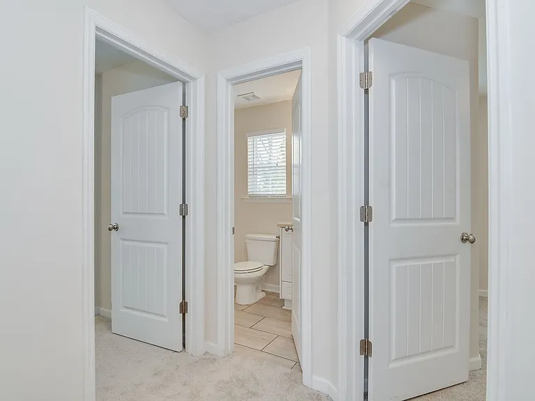 703 Sycamore Ct — Photo 17