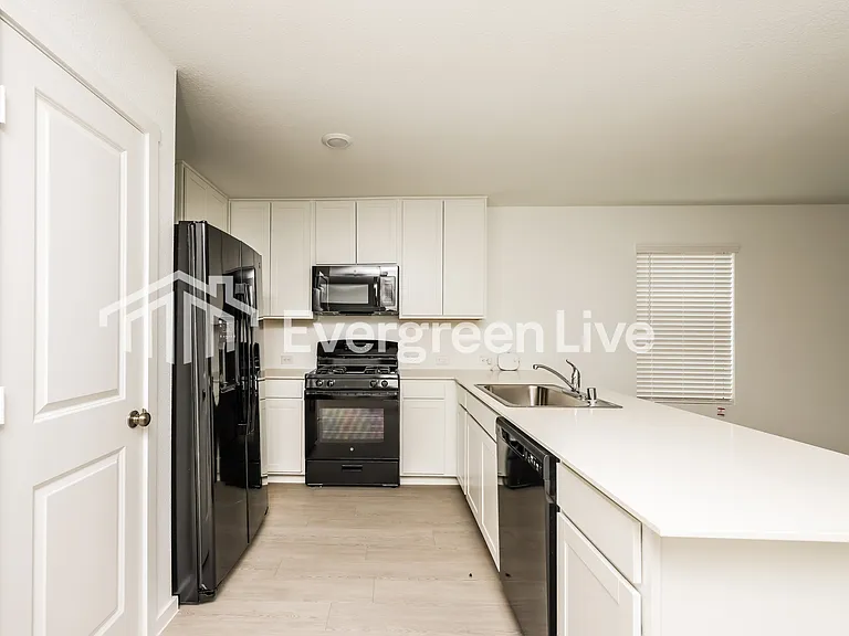 1625 Sparrow Hawk Rd — Photo 6